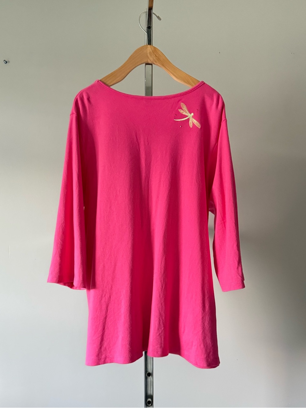 Quacker Factory Hot Pink Dragonfly Rhinestone Top 1X - Picture 8 of 14